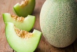 孩子发烧可以吃哈密瓜吗,哈密瓜适宜食用吗？