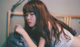 美女失恋后吃瓜视频,揭秘娱乐圈甜蜜背后的辛酸