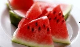 西瓜和蜜瓜搭配吃,西瓜蜜瓜双享，清凉甜蜜一夏