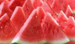 为啥叫吃瓜群众不叫吃瓜,一词双关背后的文化内涵