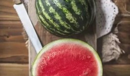 都喜欢吃瓜给我吃得瓜是一个瓜吗,从“都喜欢吃瓜”到“给我吃得瓜”，一瓜难求背后的文化现象