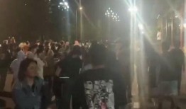 吃瓜视频拍照姿势,揭秘吃瓜视频拍照姿势新风尚