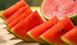 成都满舍吃瓜,夏日消暑美食之旅