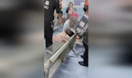 吃瓜女子互殴,一场网络围观下的道德拷问