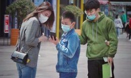 街头丘比特吃瓜,街头丘比特的甜蜜吃瓜日常