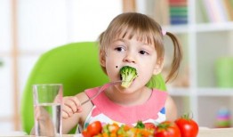 三岁宝宝吃小凤瓜好吗,三岁宝宝食用小凤瓜的适宜性探讨