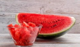 杜克吃瓜,揭秘娱乐圈的“瓜田”趣事