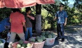 潍坊峡山吃瓜群众,夏日吃瓜群众的欢乐盛宴