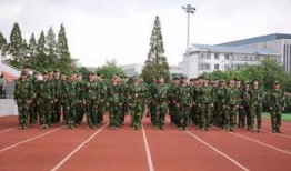 军训跳舞吃瓜现场,军训跳舞吃瓜欢乐多