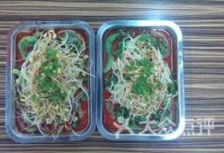 静海子牙吃瓜,瓜田里的夏日风情