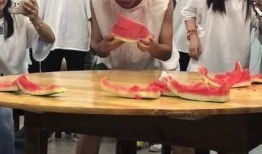 老师组织吃瓜比赛视频,师生同乐吃瓜大赛精彩瞬间