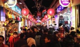 夜市街吃瓜,瓜香四溢，探寻美食与生活的味道